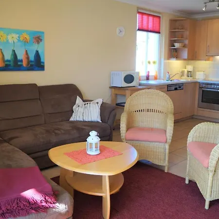 Holiday home In Strandnaehe Mit 2 Balkonen Und Sauna